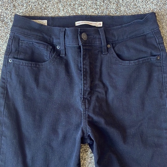 Levi’s High-Rise Cropped Women’s Jeans - Picture 2 of 9